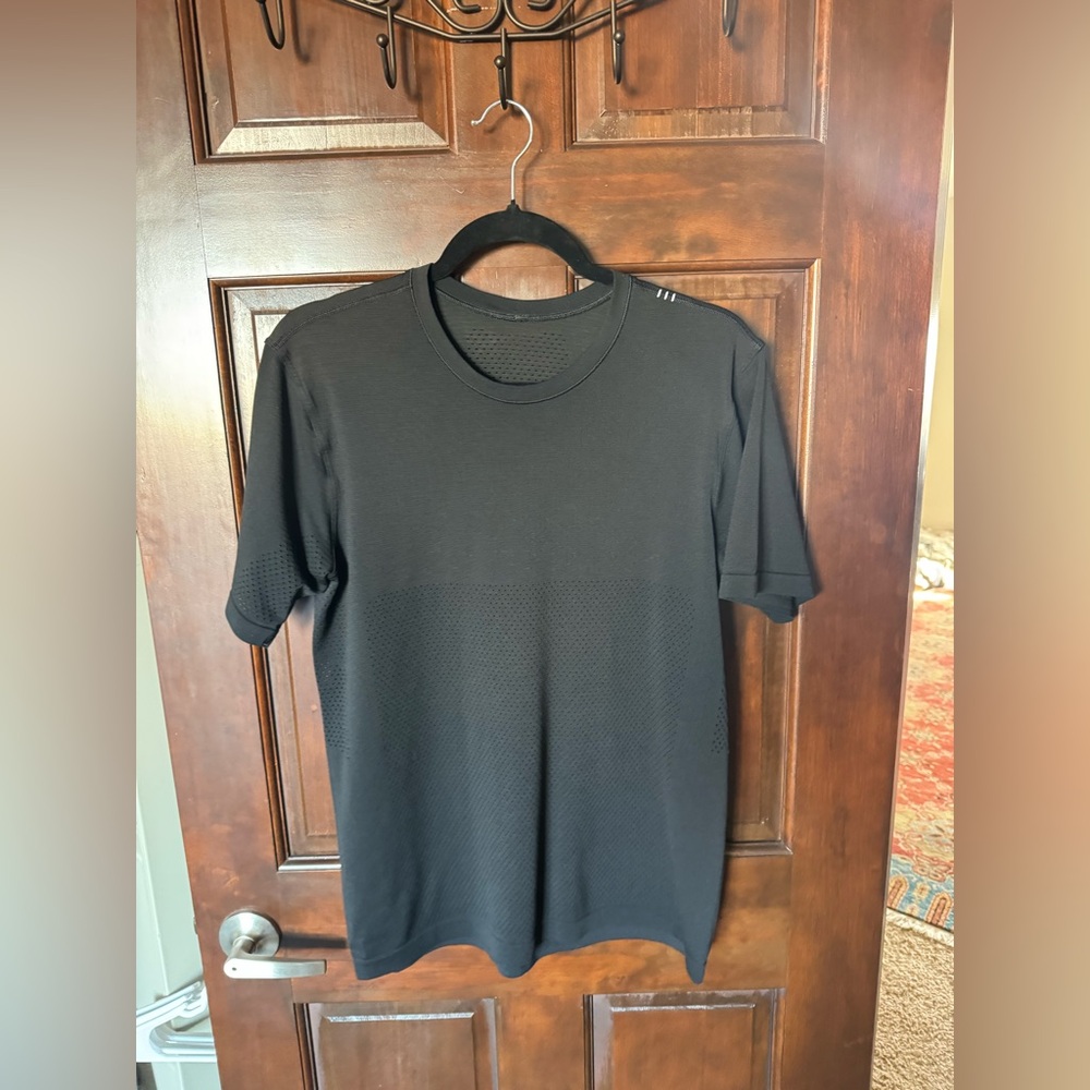 SOLD lululemon athletica Black Short-Sleeve Performance Tee